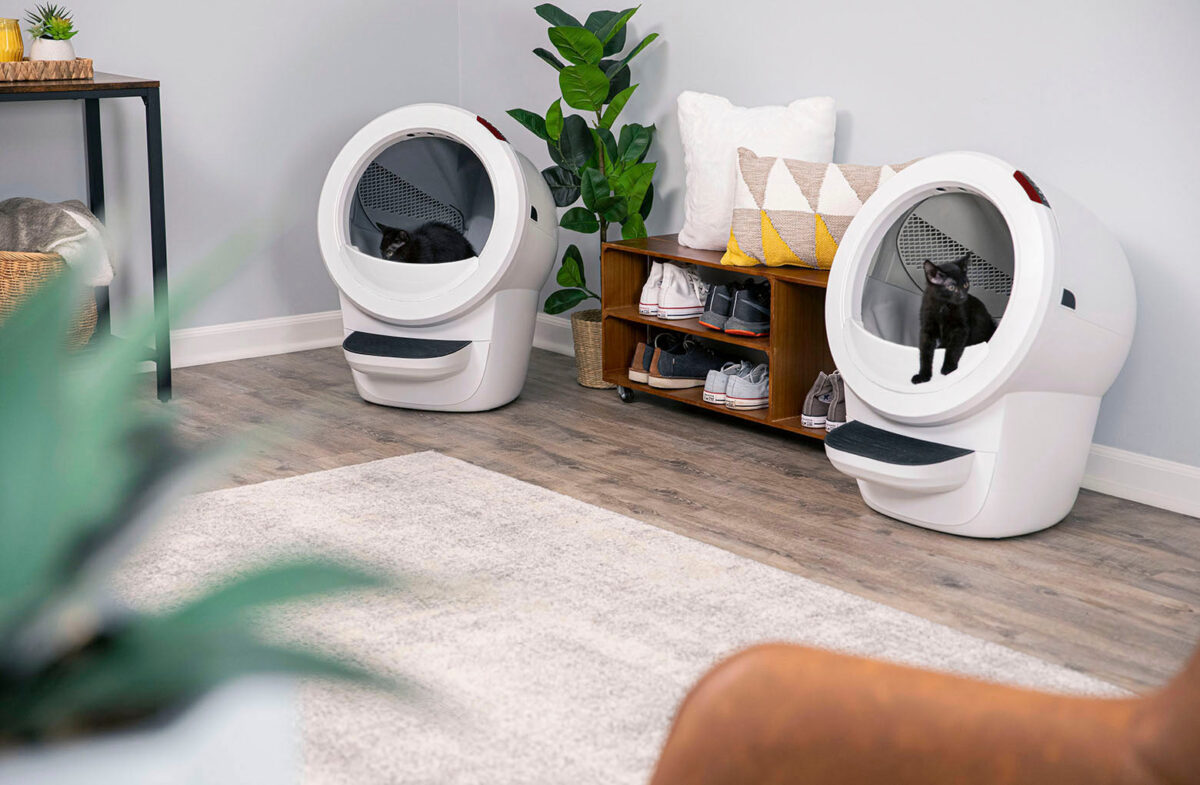 Whisker - Litter-Robot 4 WiFi-Enabled Covered Automatic Self-Cleaning Cat Litter Box with Step - White - Image 3